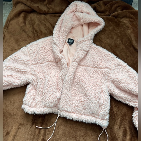 NWOT Urban Outfitters Crop Pink Jacket - Picture 3 of 3